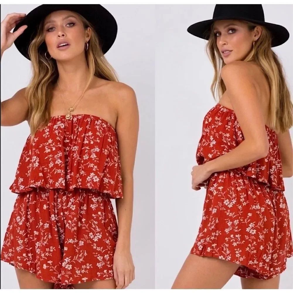 ✨Princess Polly Brown orange floral Romper✨